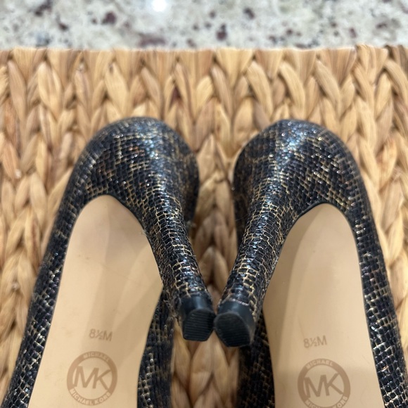 Michael Kors SIZE 8.5 Black Gold Glitter Platform Peep Toe 5" Pumps - Picture 6 of 7